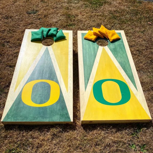 Oregon Ducks custom cornhole board